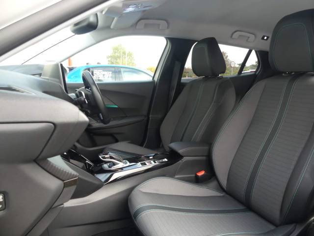 2022 Peugeot 2008 1.2 PureTech 130 Allure Premium 5dr EAT8