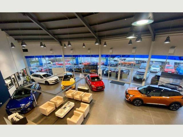 2023 Peugeot 208 1.2 PureTech 100 Allure Premium + 5dr