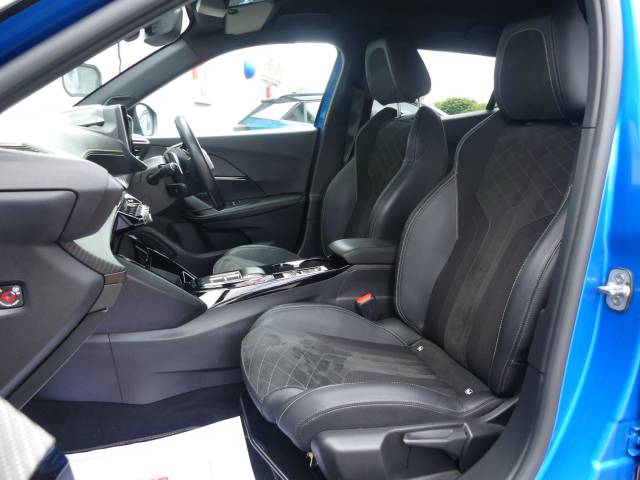 2022 Peugeot 2008 1.2 PureTech 130 GT Premium 5dr EAT8
