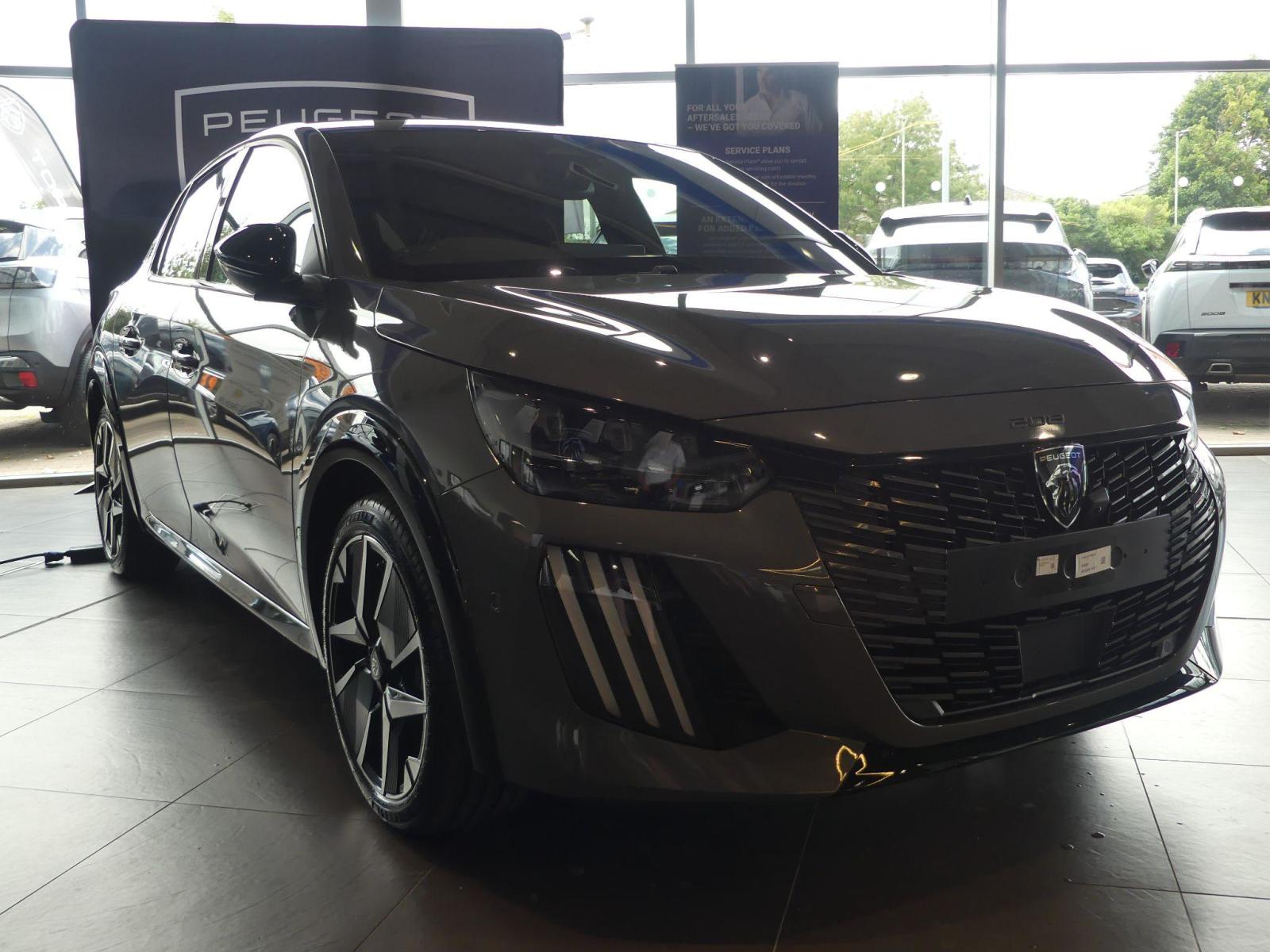  Peugeot e-208