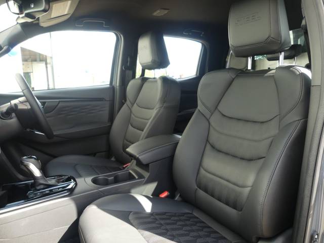 2025 Isuzu D-max 1.9 V-Cross Steel Edition Double Cab 4x4 Auto
