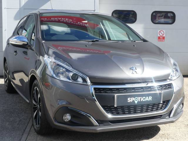 Peugeot 208 1.2 PureTech Allure Premium 5dr Hatchback Petrol GREY