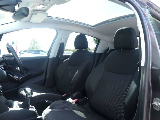 2018 Peugeot 208 1.2 PureTech Allure Premium 5dr
