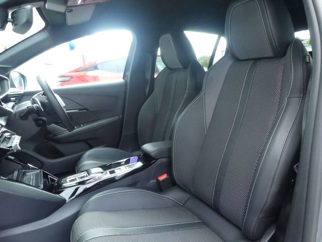 2024 Peugeot 208 1.2 Hybrid 136 GT 5dr e-DSC6