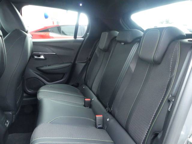 2024 Peugeot 208 1.2 Hybrid 136 GT 5dr e-DSC6
