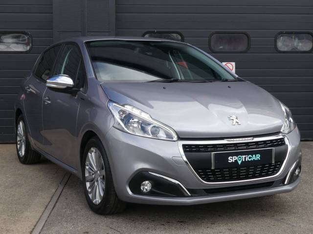 Peugeot 208 1.2 PureTech 82 Signature 5dr [Start Stop] Hatchback Petrol GREY