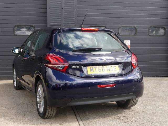 2018 Peugeot 208 1.2 PureTech 82 Signature 5dr [Start Stop]