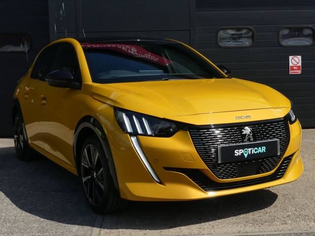 Peugeot 208 1.2 PureTech 100 GT 5dr EAT8 Hatchback Petrol YELLOW