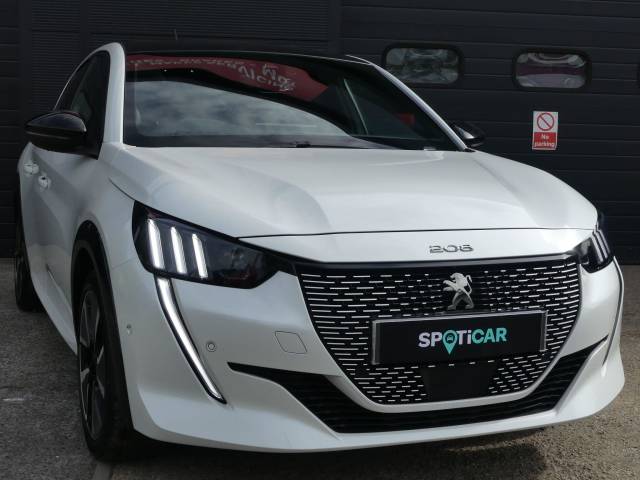 Peugeot e-208 0.0 100kW GT 50kWh 5dr Auto Hatchback Electric WHITE