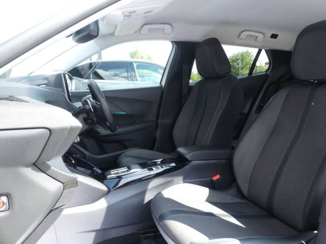 2022 Peugeot 2008 1.2 PureTech 130 Allure Premium 5dr EAT8