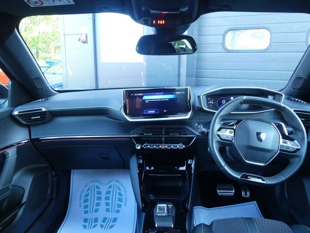 2025 Peugeot 2008 1.2 Hybrid 136 GT 5dr e-DSC6